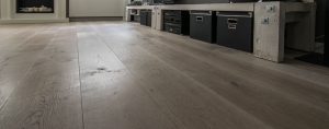 Donker gerookt krijt witte vloer