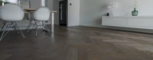 Donker gerookte en verouderde tapis vloer
