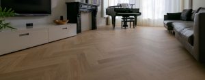 Eiken tapis vloer strak afgewerkt