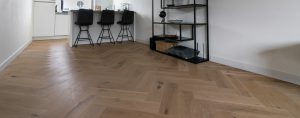 Transparant geolied duoplank visgraat vloer