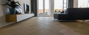 Visgraat duoplank in woonkamer