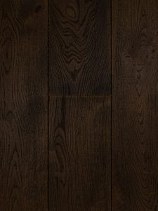Zwart gebeitste houten vloer