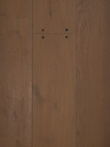 Houten vloer met oude spijkers