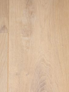 Licht geoliede houten vloer