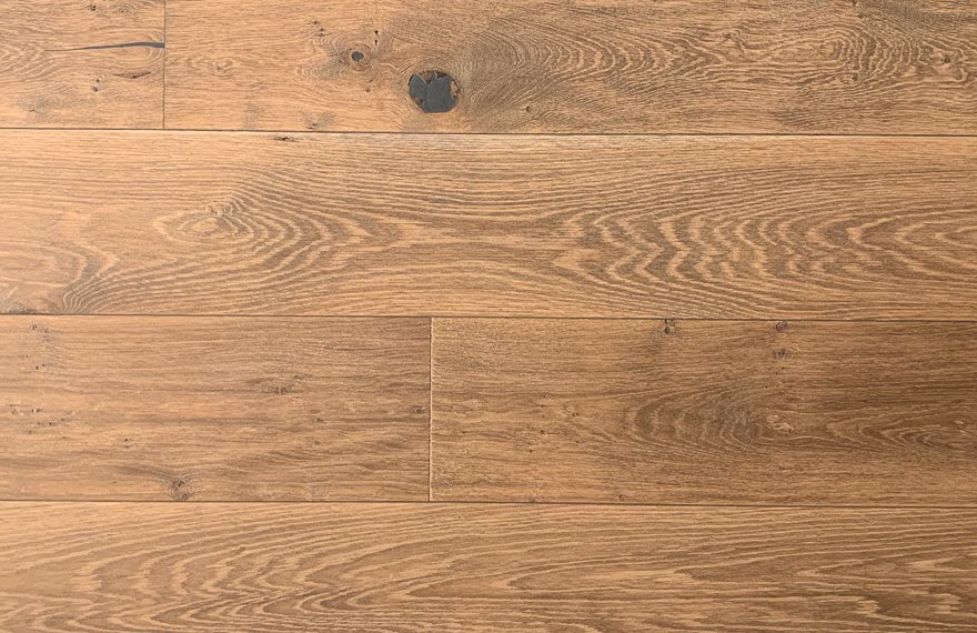 Ultraviolette kasteel houten vloer