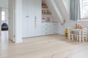 Planken vloer in slaapkamer