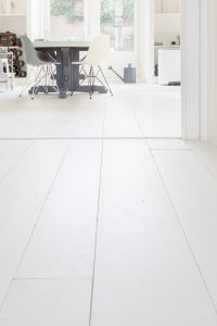 Wit verouderde houten vloer