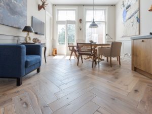 Stoere eiken visgraat vloer